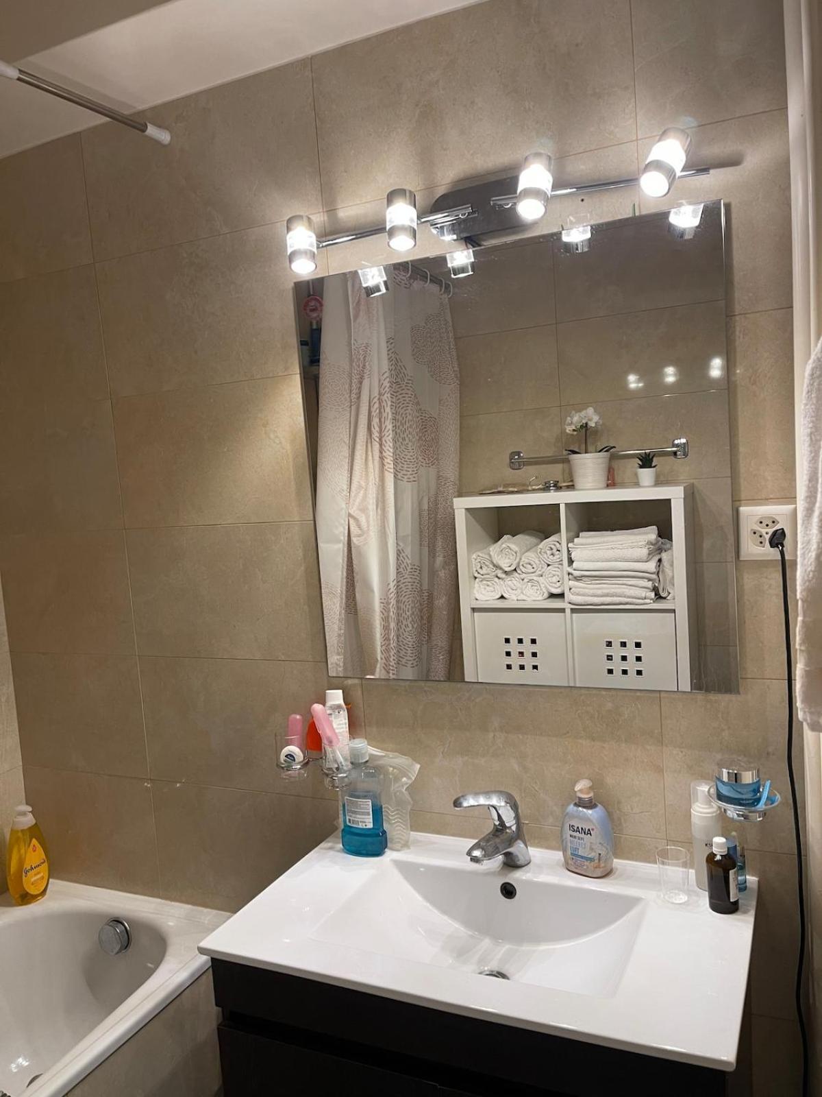 Well-located Comfortable Complet Appartement Genève